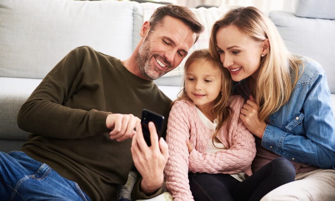 Canada Child Benefit payments for September dropping early