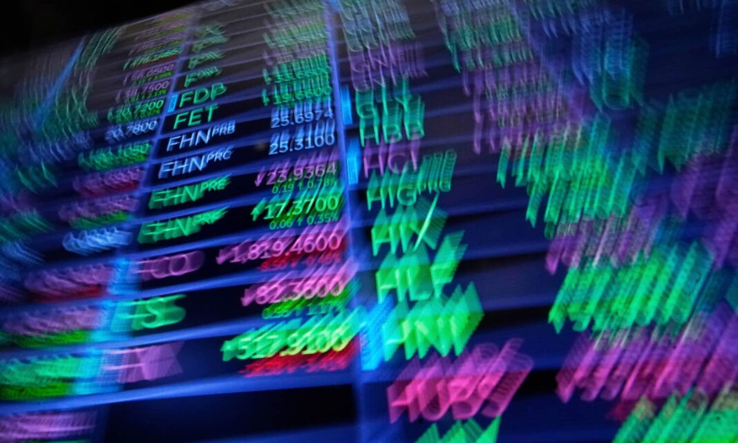 Canada stock index down 350+ points, U.S. stocks also lower